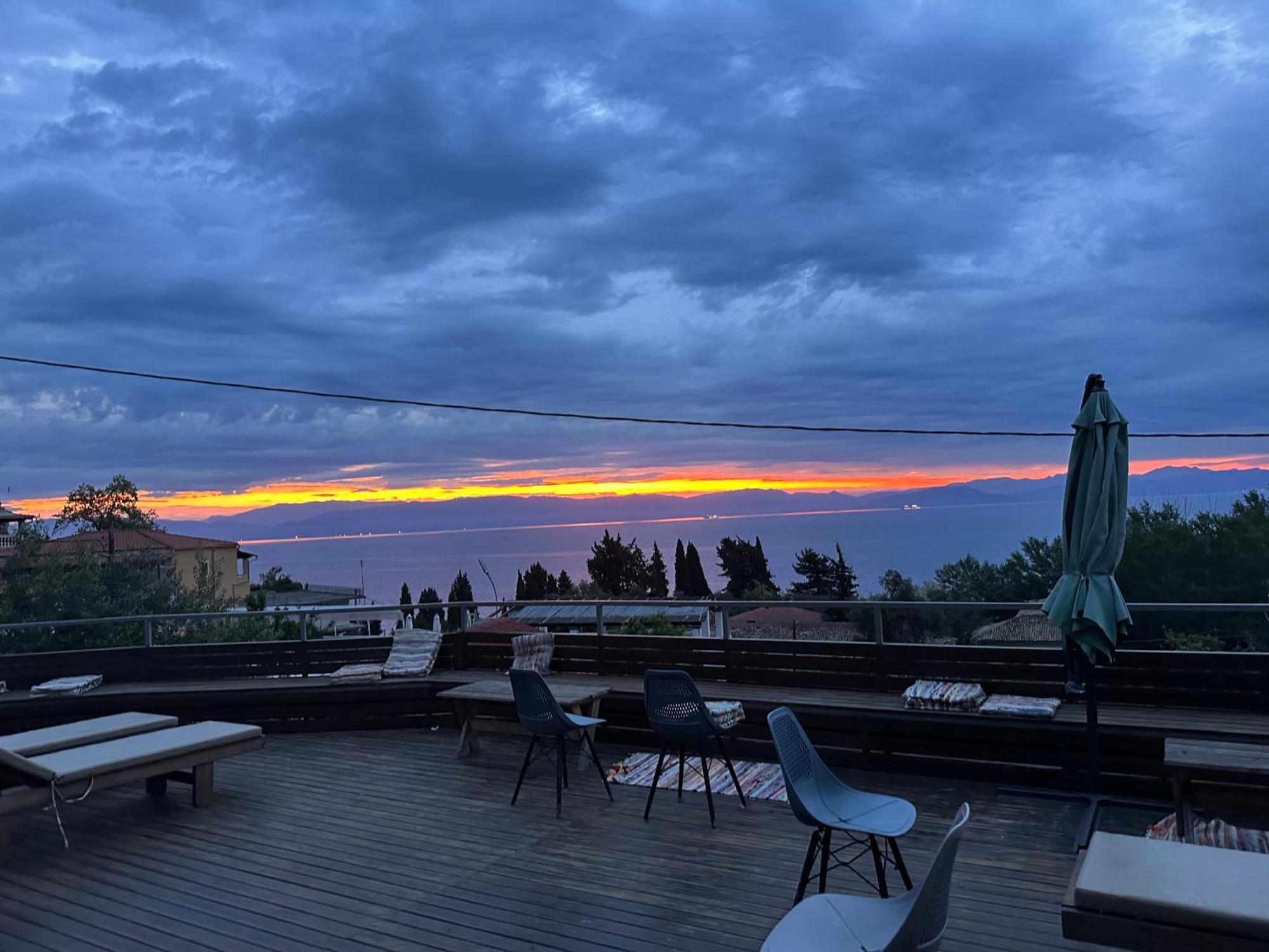 Seven Keys Luxury Suites Achilleion Екстер'єр фото