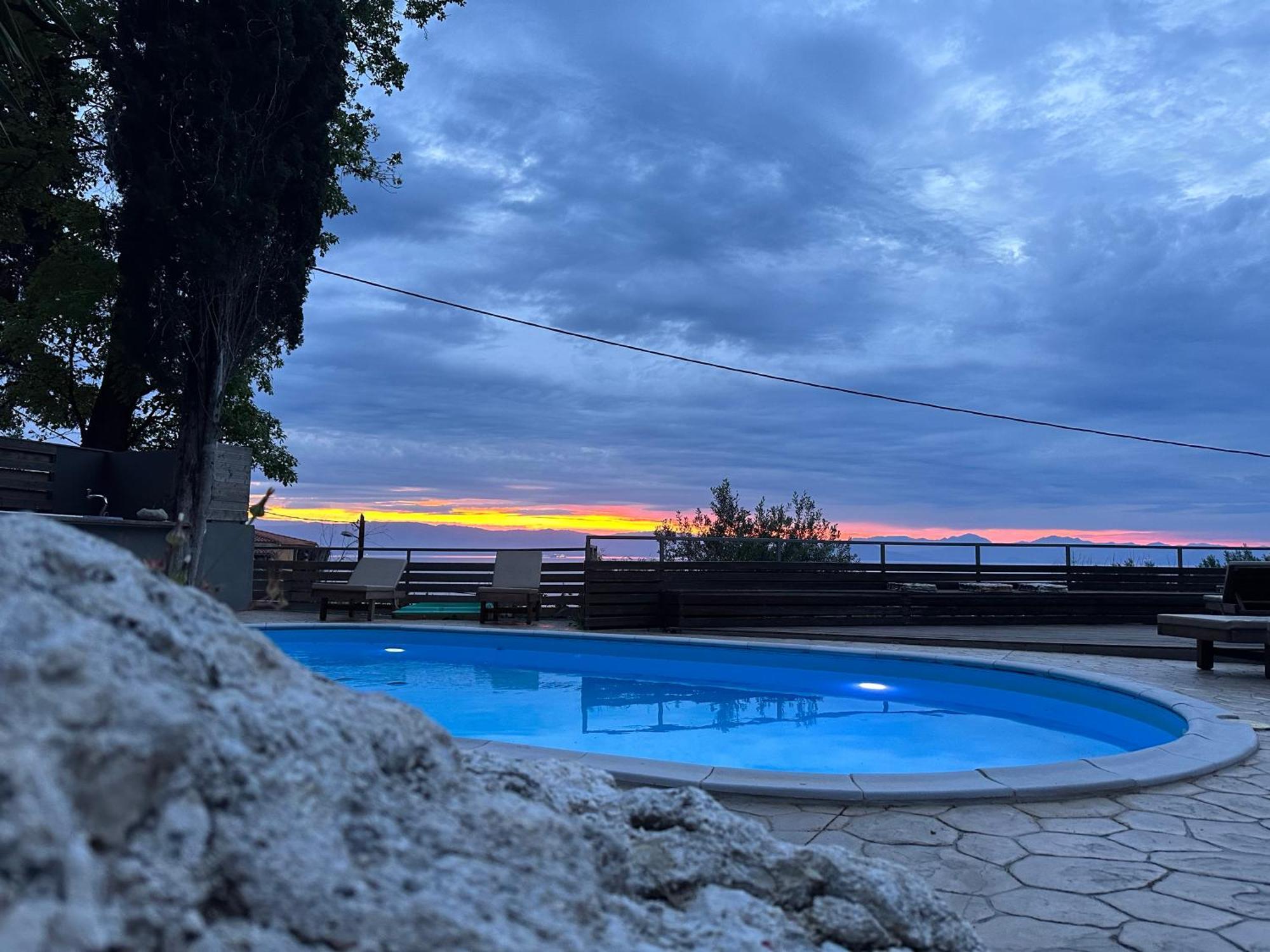 Seven Keys Luxury Suites Achilleion Екстер'єр фото